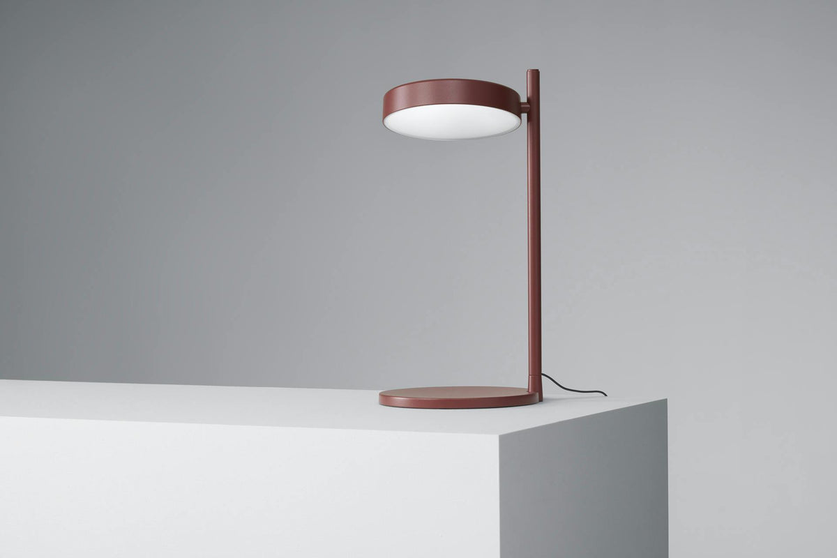 Lampe w242 Pastille rouge oxyde vue catalogue — aluminium — Wästberg | Antifer