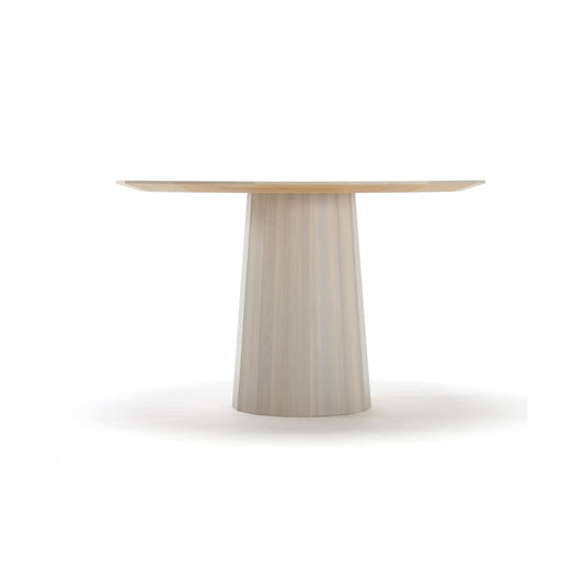 Table Colour Wood ø120 en châtaignier à fût conique, Scholten & Baijings — vue studio de face n°19 | Antifer