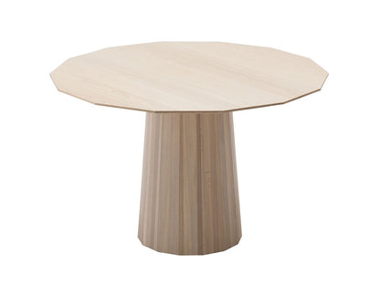 Table Colour Wood ø120 en bois massif teinté, Scholten & Baijings pour Karimoku New Standard — vue studio n°1 | Antifer