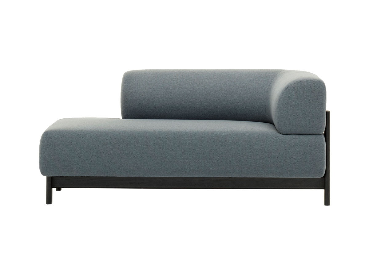Méridienne Elephant droite en châtaignier massif et tissu, Christian Haas pour Karimoku New Standard — vue studio n°1 | Antifer