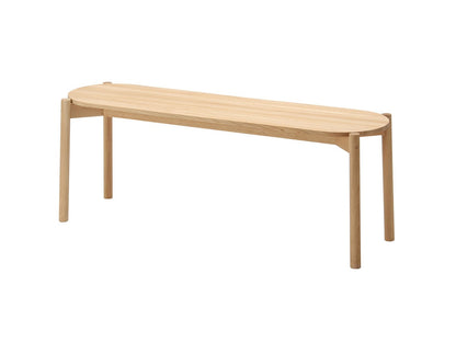 Banc de table Castor en chêne massif, BIG-GAME pour Karimoku New Standard — vue studio n°2 | Antifer