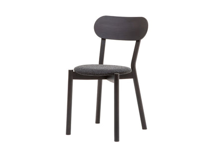 Chaise Castor Plus Pad en chêne massif et tissu, BIG-GAME pour Karimoku New Standard — vue studio n°3 | Antifer