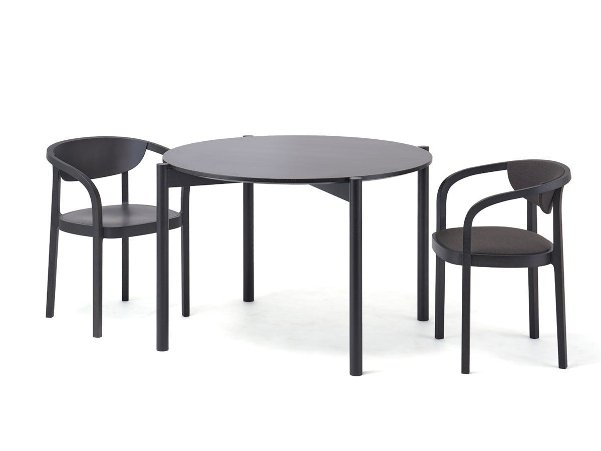 Table ronde Castor 110 en chêne massif, BIG-GAME pour Karimoku New Standard — vue studio n°6 | Antifer