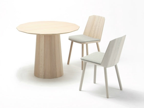 Chaise Colour Wood en bois teinté, Scholten & Baijings pour Karimoku New Standard — vue studio n°6 | Antifer