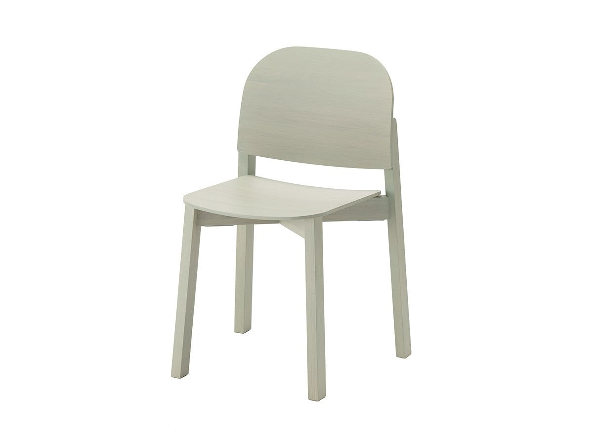 Chaise Polar en bois massif, Moritz Schlatter pour Karimoku New Standard — vue studio n°6 | Antifer