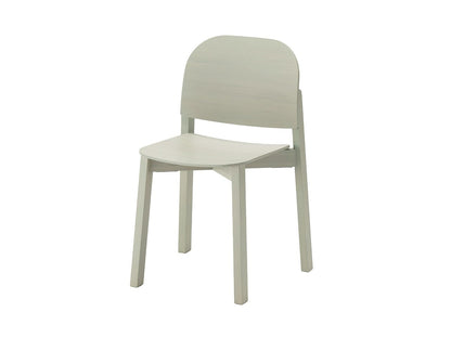 Chaise Polar en bois massif, Moritz Schlatter pour Karimoku New Standard — vue studio n°6 | Antifer