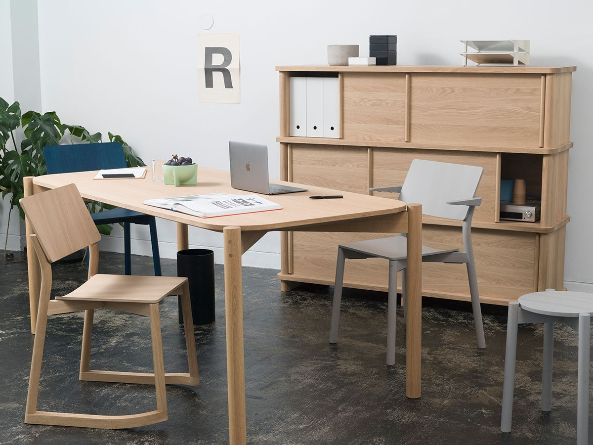 Table Castor 180 en chêne massif, BIG-GAME pour Karimoku New Standard — vue studio n°7 | Antifer