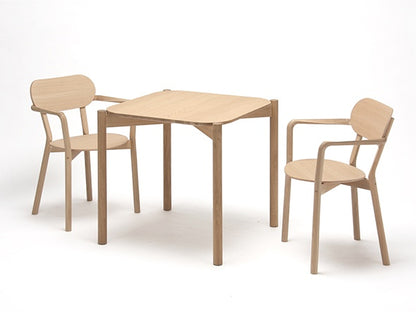 Fauteuil Castor Armchair Plus en chêne massif, BIG-GAME pour Karimoku New Standard — vue studio n°8 | Antifer