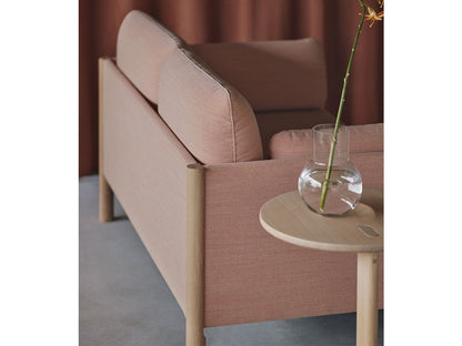 Canapé Castor Lobby 2 places en chêne massif et tissu, BIG-GAME pour Karimoku New Standard — vue studio n°8 | Antifer