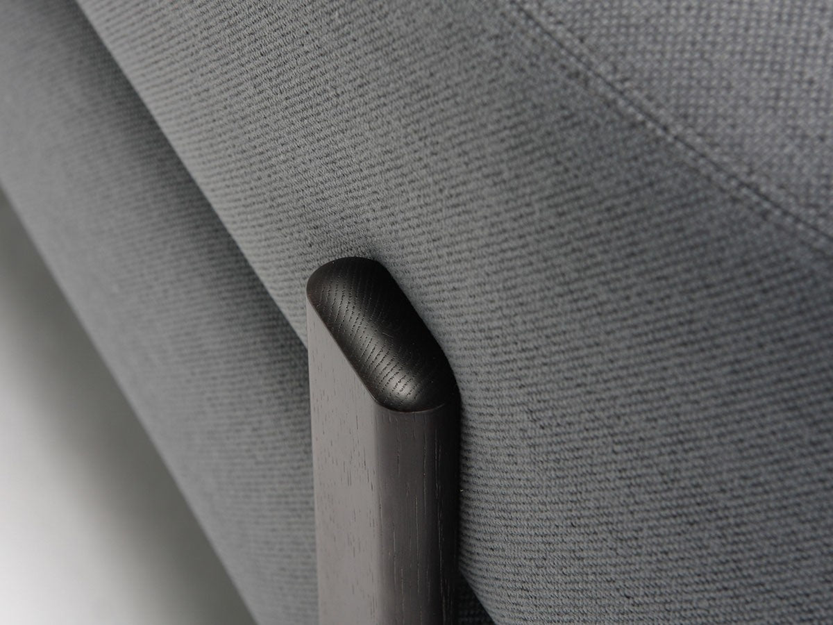 Méridienne Elephant droite en châtaignier massif et tissu, Christian Haas pour Karimoku New Standard — vue studio n°10 | Antifer
