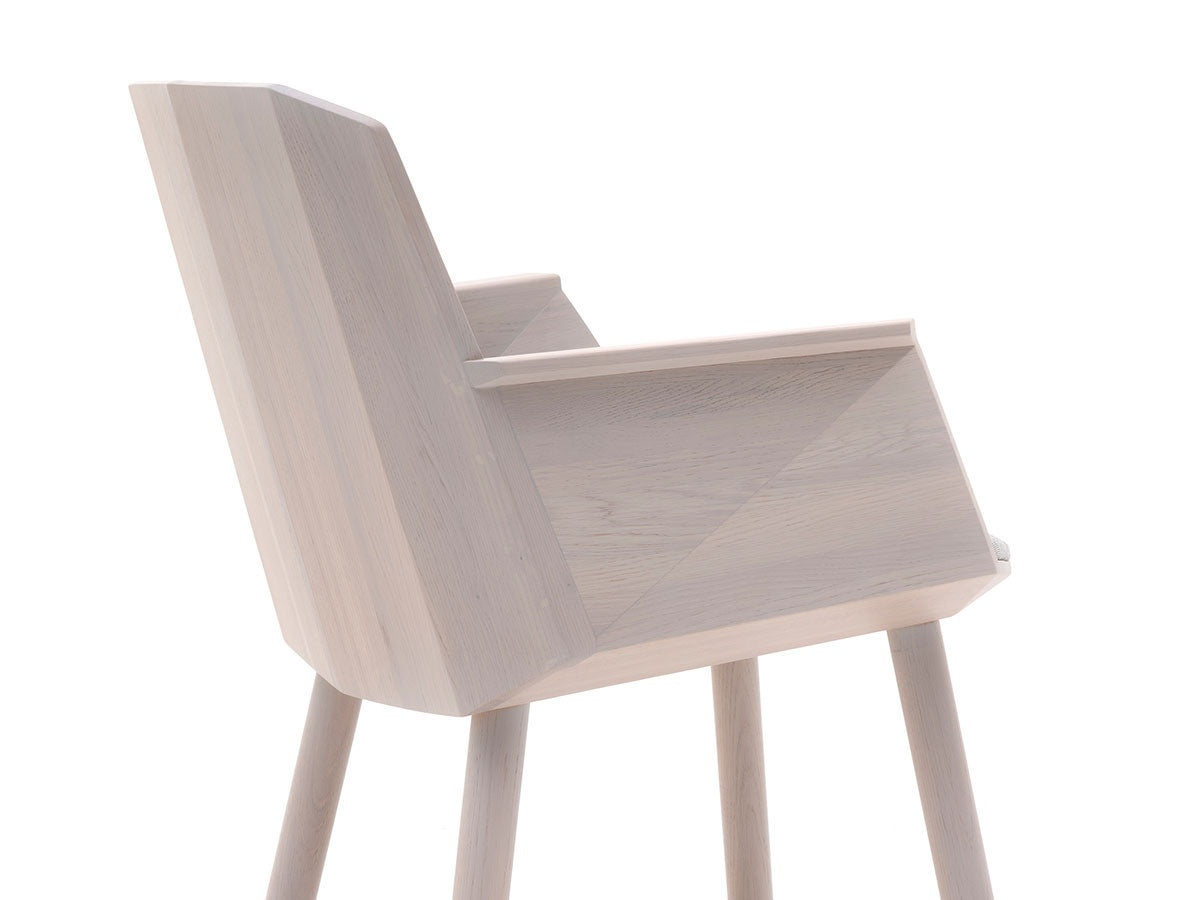 Fauteuil Colour Wood en bois teinté, Scholten & Baijings pour Karimoku New Standard — vue studio n°11 | Antifer