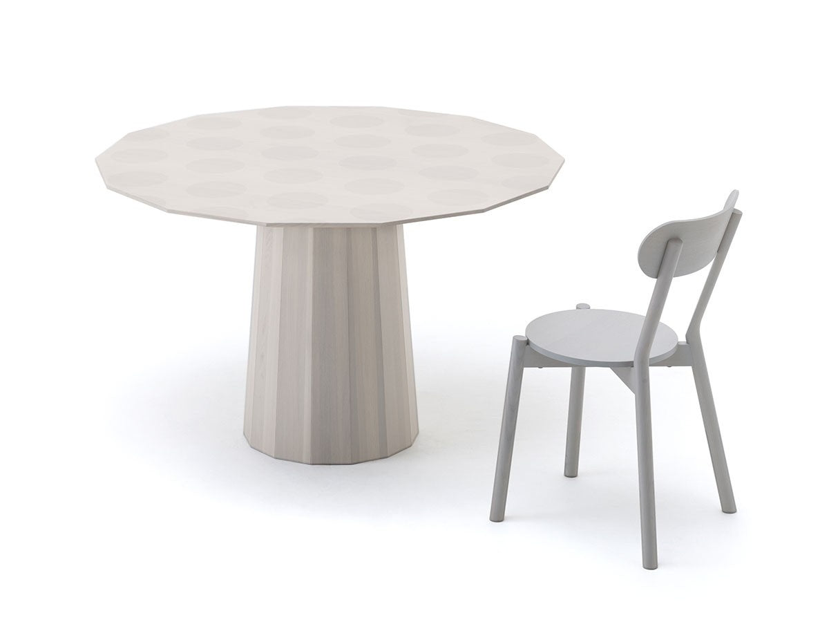 Table Colour Wood ø120 en bois massif teinté, Scholten & Baijings pour Karimoku New Standard — vue studio n°12 | Antifer