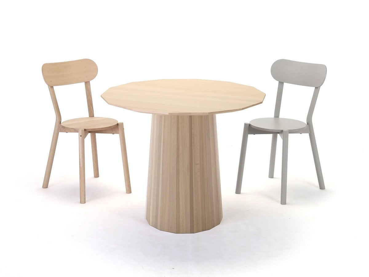 Table Colour Wood ø95 en bois massif teinté, Scholten & Baijings pour Karimoku New Standard — vue studio n°12 | Antifer