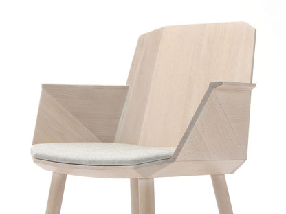 Fauteuil Colour Wood en bois teinté, Scholten & Baijings pour Karimoku New Standard — vue studio n°13 | Antifer