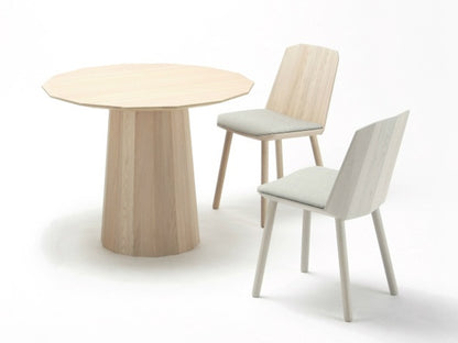 Table Colour Wood ø95 en bois massif teinté, Scholten & Baijings pour Karimoku New Standard — vue studio n°13 | Antifer