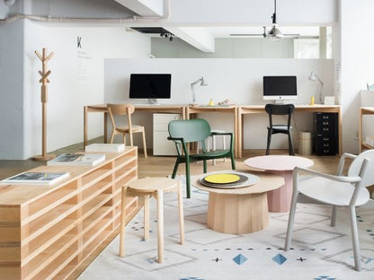 Portemanteau Signs en bois massif, BIG-GAME pour Karimoku New Standard — vue studio n°13 | Antifer