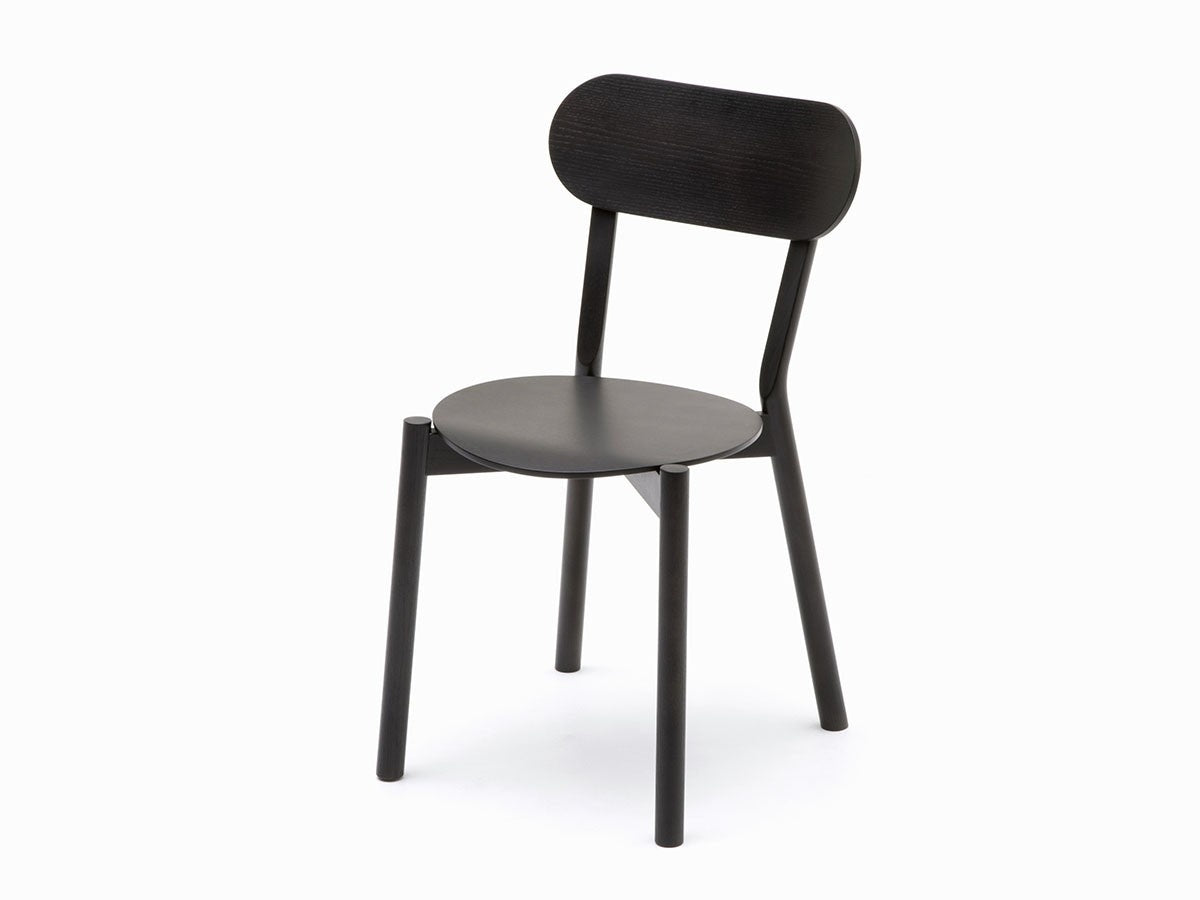 Chaise Castor Plus en chêne massif, BIG-GAME pour Karimoku New Standard — vue studio n°14 | Antifer