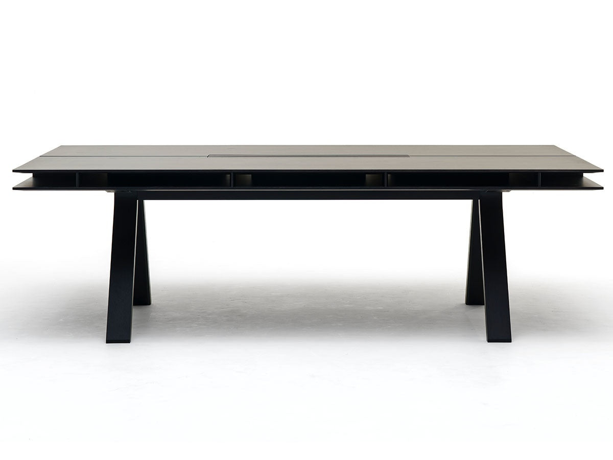 Bureau Spectrum à plan double en chêne teinté noir, Geckeler Michels — vue studio de face n°10 | Antifer