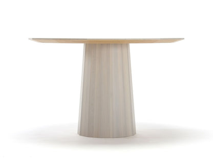 Table Colour Wood ø120 en bois massif teinté, Scholten & Baijings pour Karimoku New Standard — vue studio n°15 | Antifer
