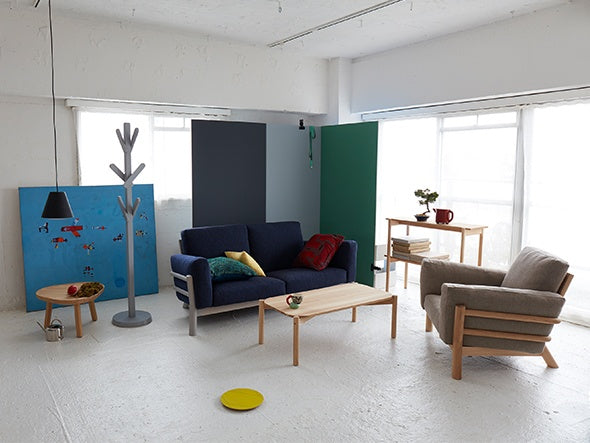 Portemanteau Signs en bois massif, BIG-GAME pour Karimoku New Standard — vue studio n°15 | Antifer