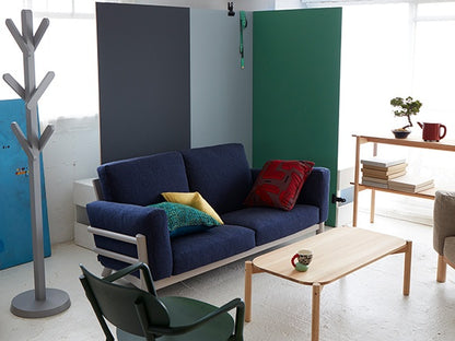 Portemanteau Signs en bois massif, BIG-GAME pour Karimoku New Standard — vue studio n°16 | Antifer