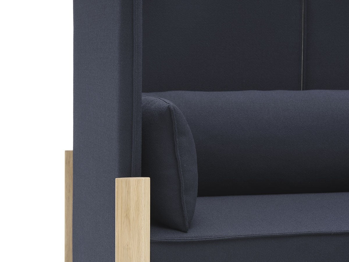 Canapé Fence 2 places en bois massif et tissu, Geckeler Michels pour Karimoku New Standard — vue studio n°19 | Antifer