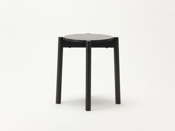 Tabouret Castor Plus noir, BIG-GAME pour Karimoku New Standard — vue studio de face n°16 | Antifer