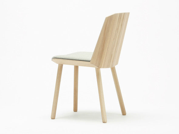 Chaise Colour Wood à galette claire, Scholten & Baijings — vue studio de dos n°25 | Antifer