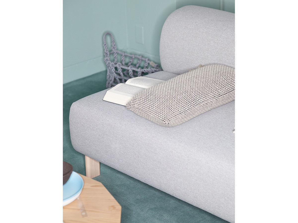 Banquette Elephant — détail du dossier libre posé sur l'assise gris clair | Antifer