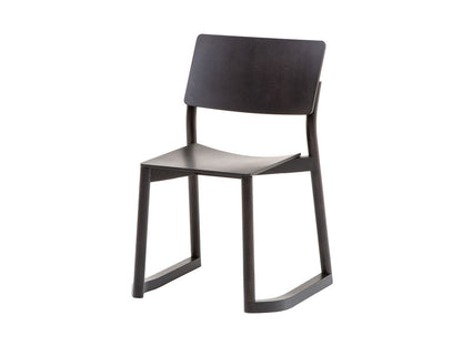 Chaise Panorama à patins finition Grain Matt Black, Geckeler Michels pour Karimoku New Standard — vue studio n°32 | Antifer
