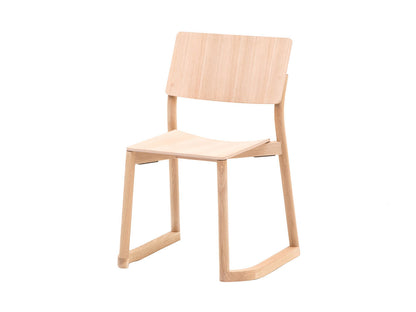 Chaise Panorama à patins finition Pure Oak, Geckeler Michels pour Karimoku New Standard — vue studio n°30 | Antifer