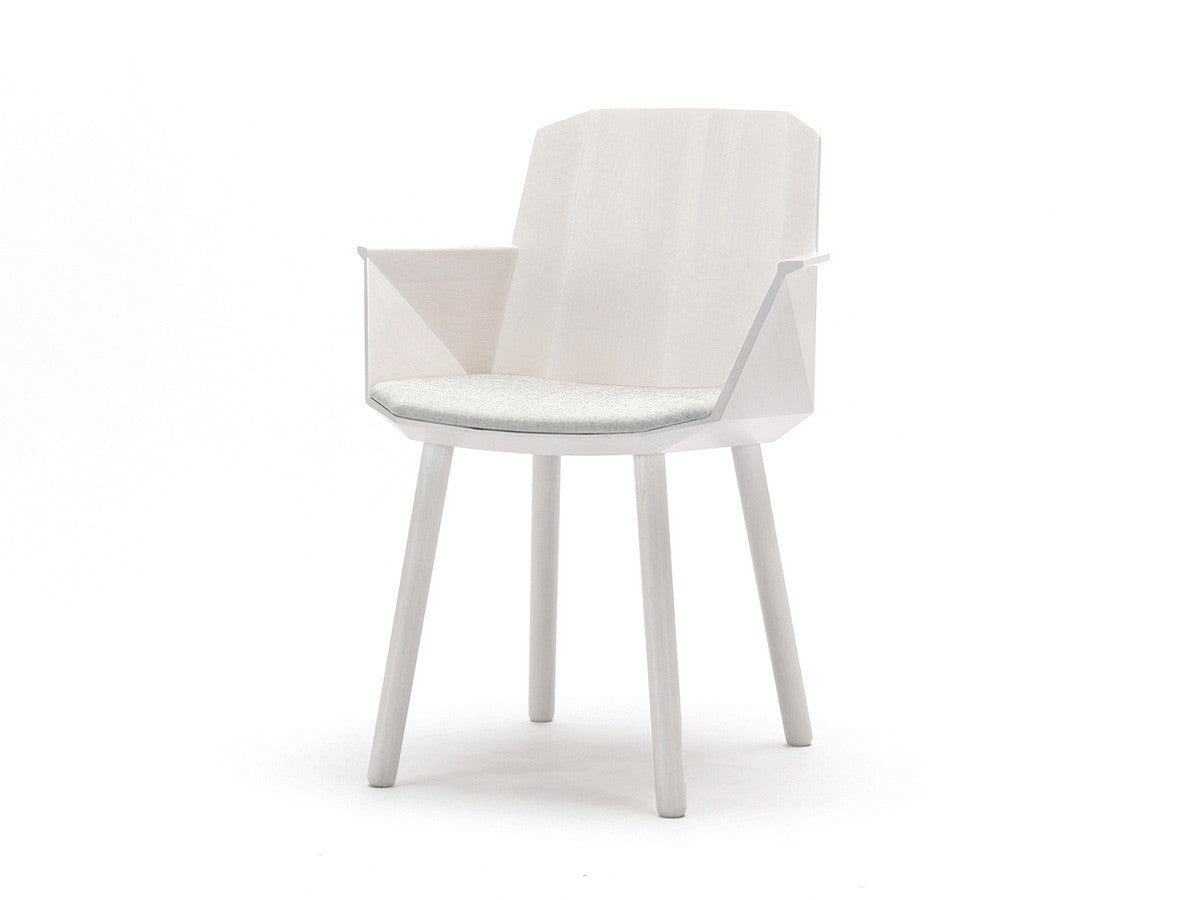 Fauteuil Colour Wood en châtaignier à galette blanche, Scholten & Baijings — vue studio de trois quarts n°18 | Antifer
