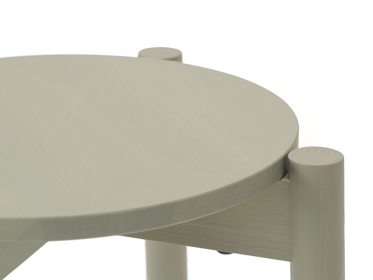 Tabouret Castor Plus — détail de l'assise ronde vert-de-gris et de l'entretoise | Antifer