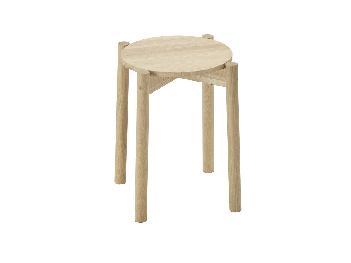 Tabouret Castor Plus en chêne massif, BIG-GAME pour Karimoku New Standard — vue studio n°1 | Antifer