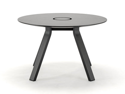 Table de travail ronde Spectrum ST 120 en chêne teinté noir à anneau passe-câbles — vue studio de face n°7 | Antifer