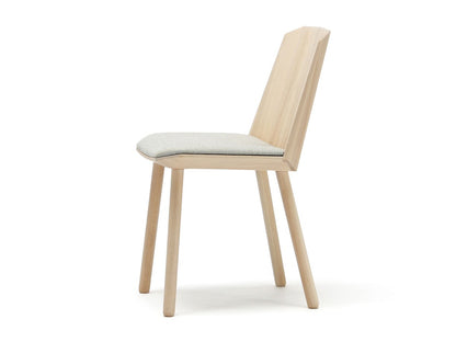 Chaise Colour Wood à galette claire, Scholten & Baijings — vue studio de côté n°24 | Antifer