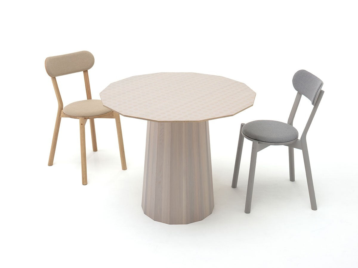 Table Colour Wood ø95 en bois massif teinté, Scholten & Baijings pour Karimoku New Standard — vue studio n°20 | Antifer