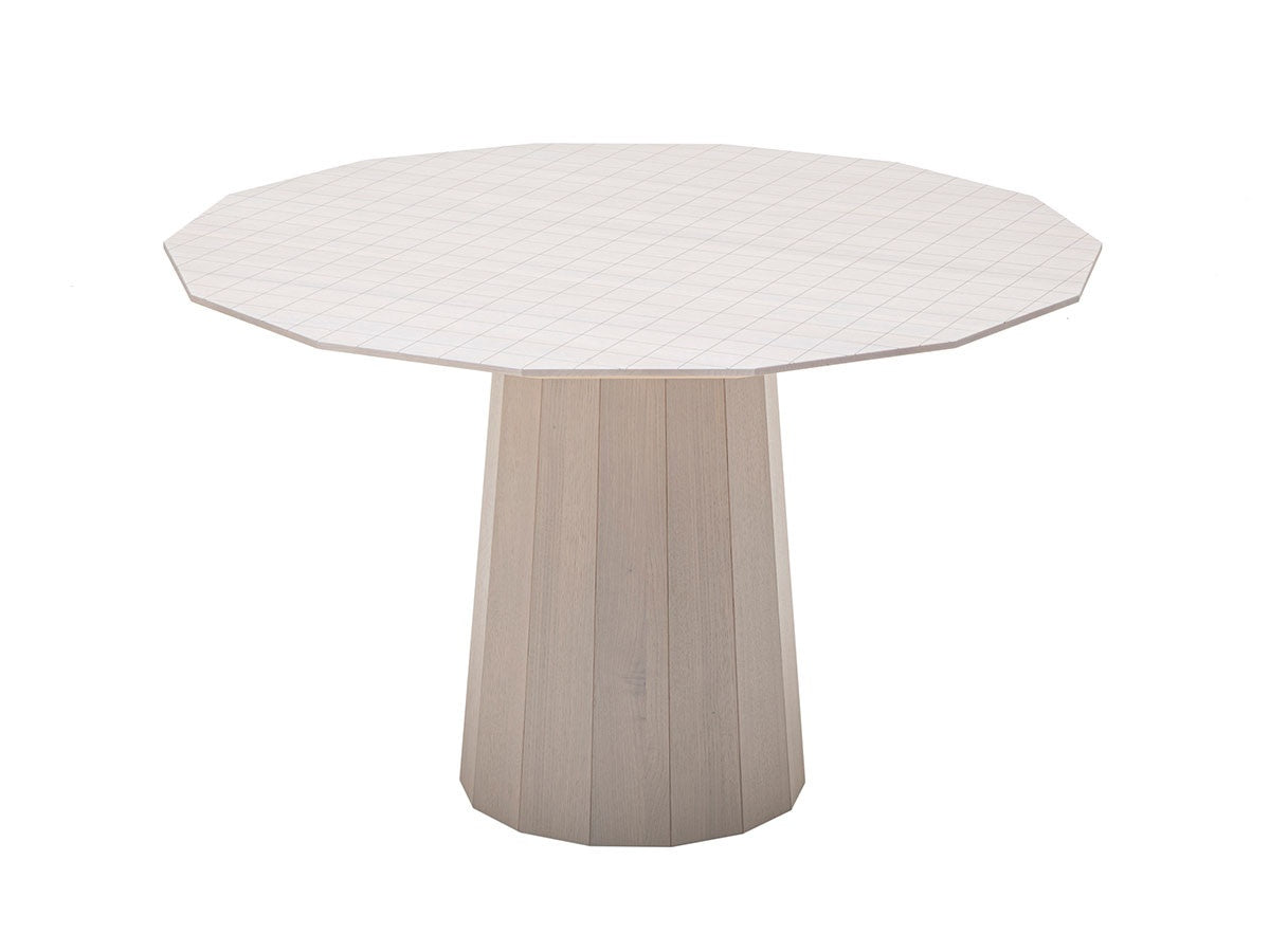 Table Colour Wood ø120 à plateau quadrillé, Scholten & Baijings — vue studio de trois quarts n°22 | Antifer