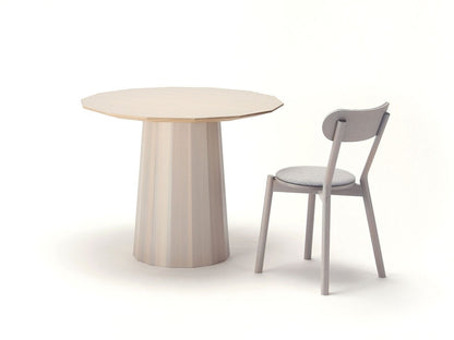 Table Colour Wood ø95 en bois massif teinté, Scholten & Baijings pour Karimoku New Standard — vue studio n°21 | Antifer