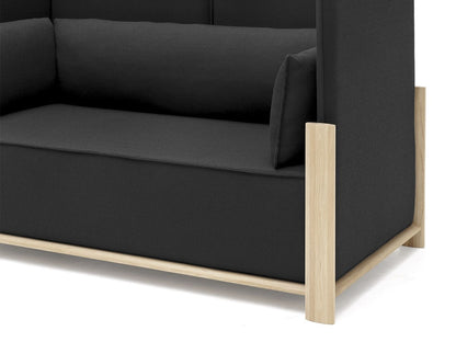 Canapé Fence 2 places en bois massif et tissu, Geckeler Michels pour Karimoku New Standard — vue studio n°24 | Antifer