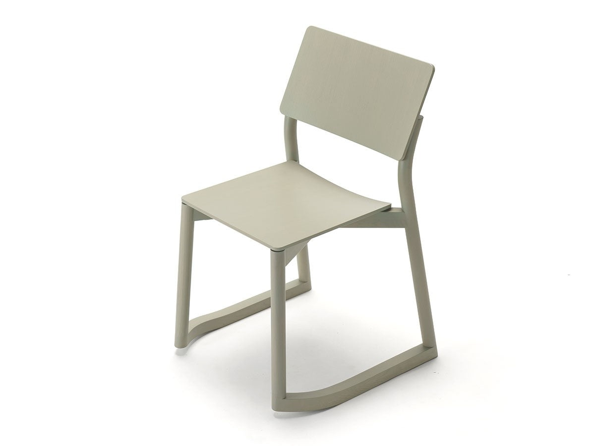 Chaise Panorama à patins gris clair, Geckeler Michels pour Karimoku New Standard — vue studio de trois quarts n°26 | Antifer