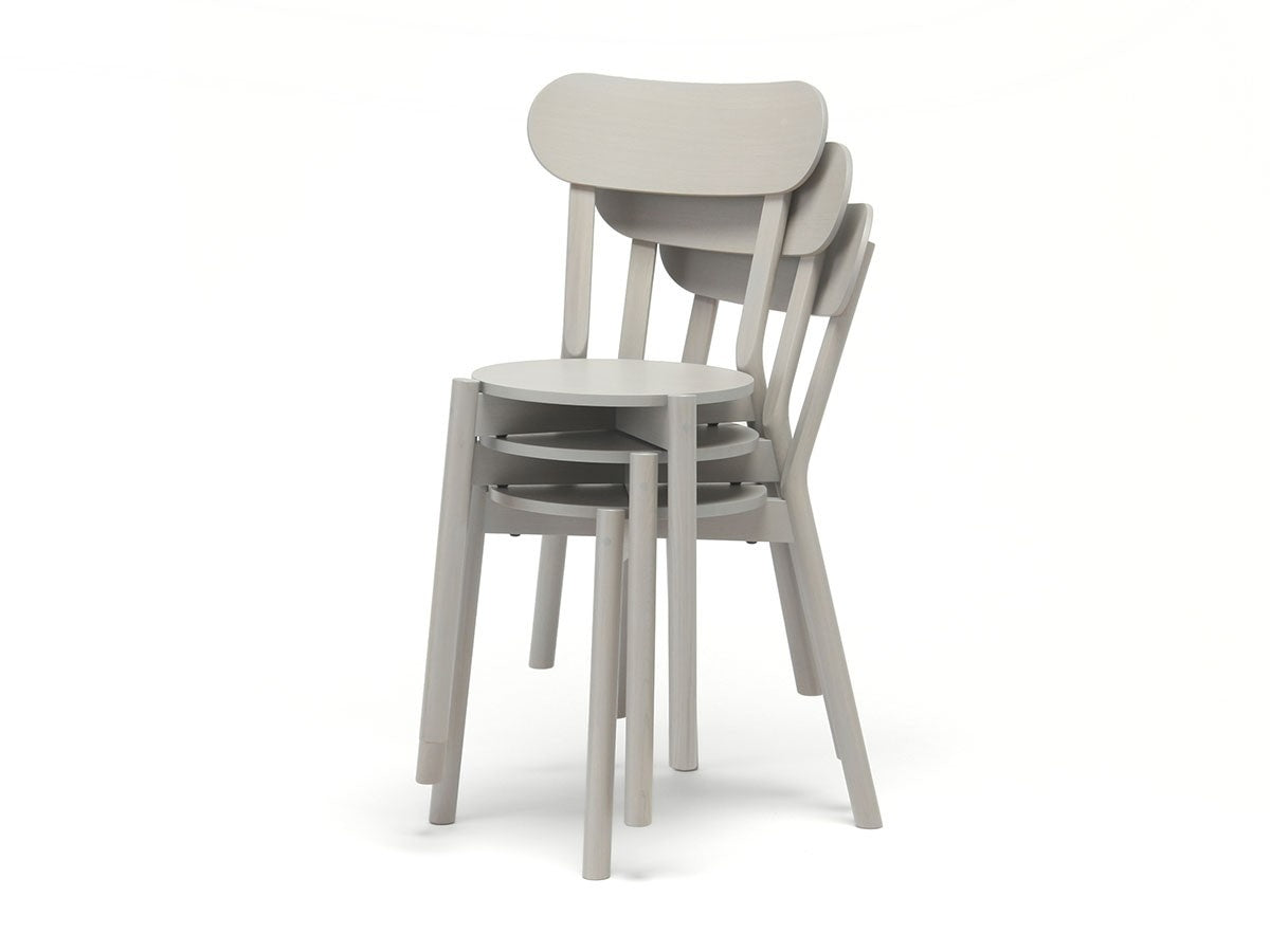 Trois chaises Castor grises empilées, BIG-GAME — vue studio n°31 | Antifer