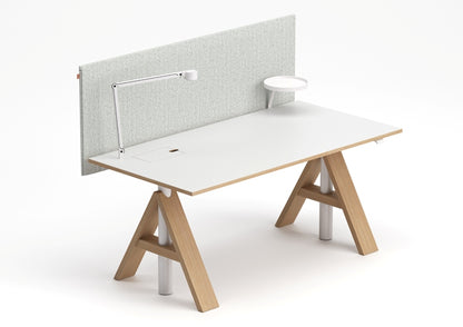 Bureau A-Frame vue de face — chêne et acier — Anderssen & Voll Hörreds | Antifer