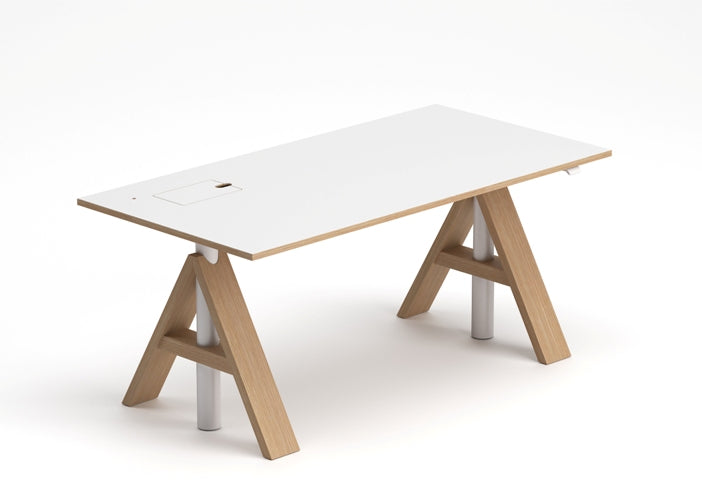 Bureau A-Frame vue latérale — chêne et acier — Anderssen & Voll Hörreds | Antifer