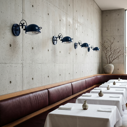 Applique Jeep bleu nuit en restaurant, design Cesare Leonardi & Franca Stagi | Antifer