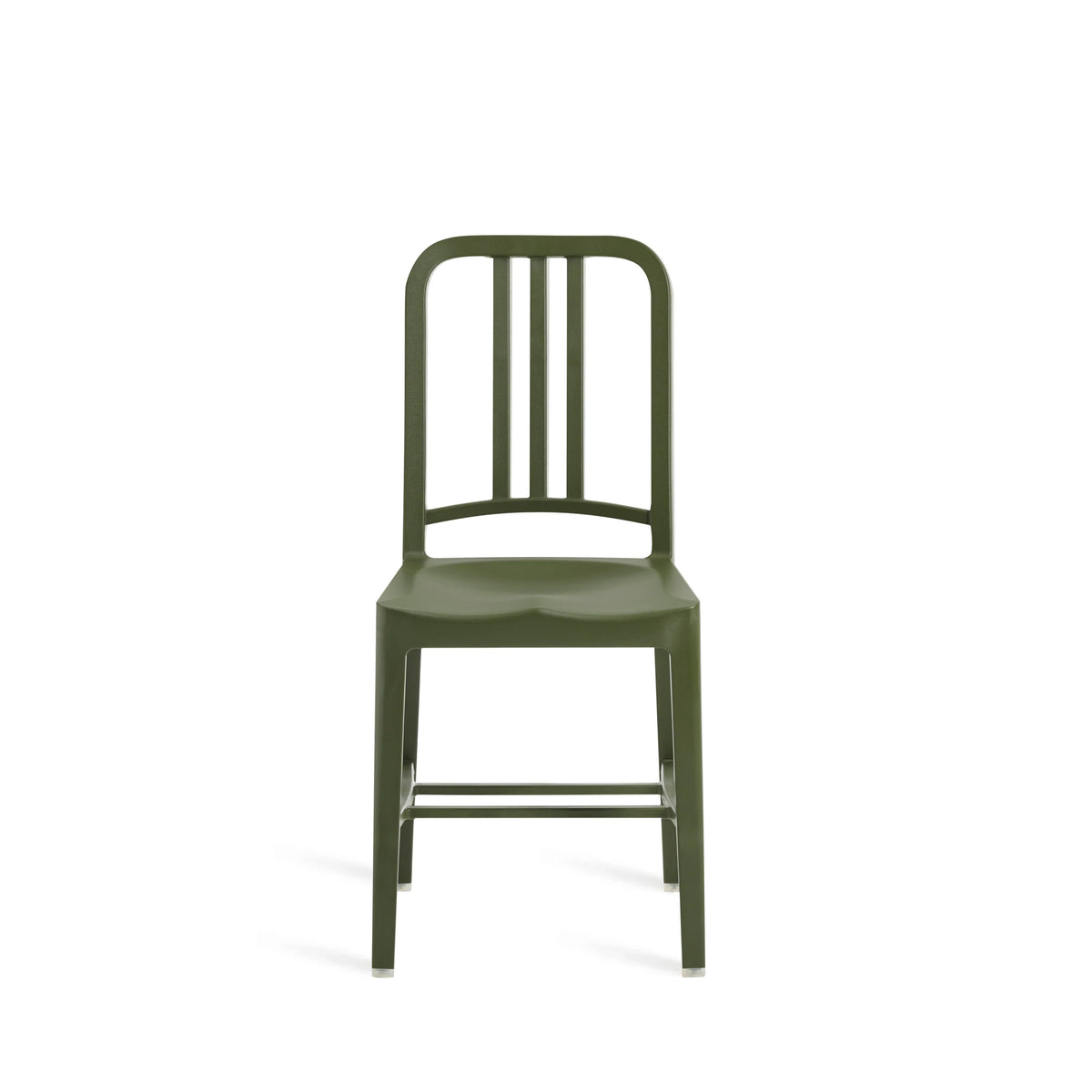 Emeco 111 Navy Chair in a terrace setting — recycled PET, outdoor design | Antifer