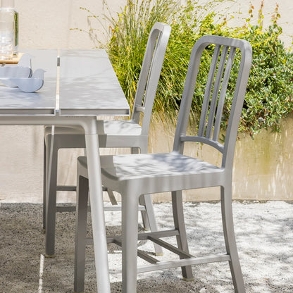 Outdoor terrace furnished with 111 Navy chairs | Antifer