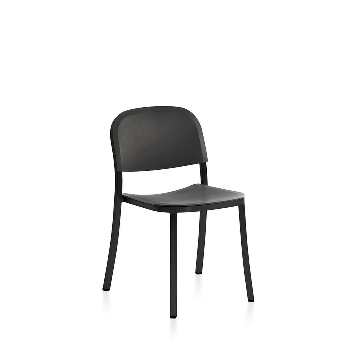 Chaise Emeco 1 Inch gris foncé, cadre noir thermolaqué