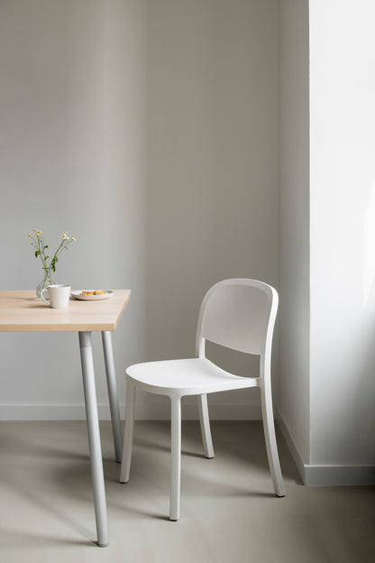 Chaise Emeco 1 Inch Reclaimed — vue catalogue profil — polypropylène recyclé — design Jasper Morrison | Antifer