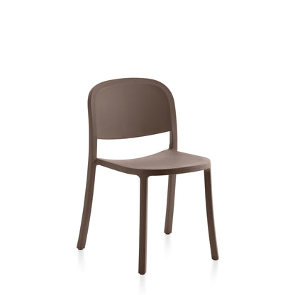 Chaise Emeco 1 Inch Reclaimed grise en situation — design Jasper Morrison | Antifer